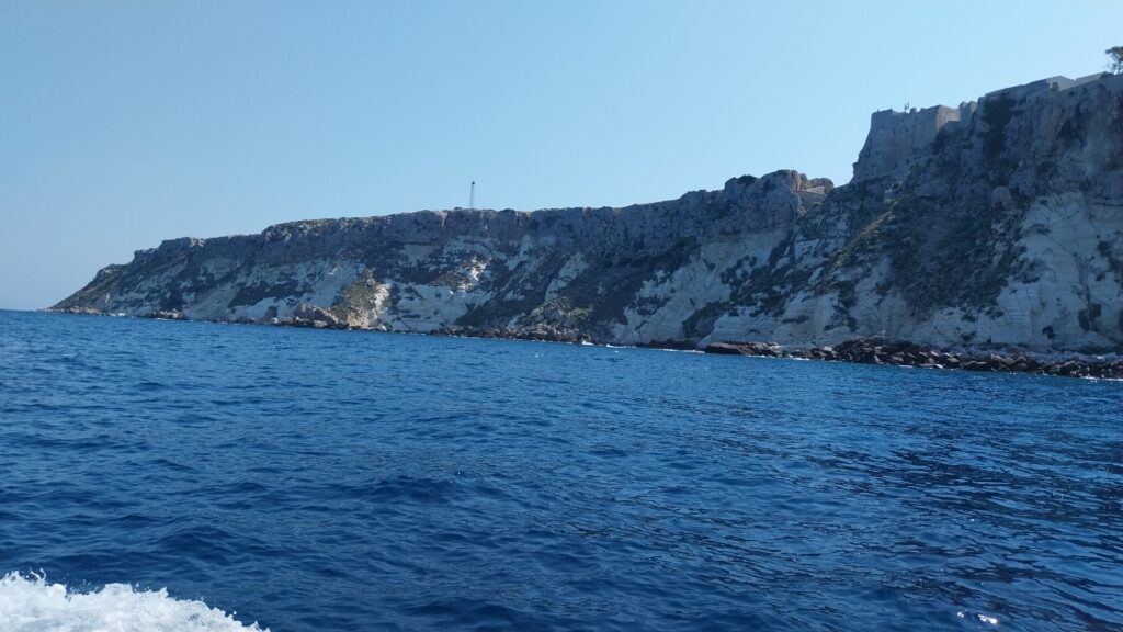 Mare aperto delle Tremiti, perfetto per il noleggio gommoni